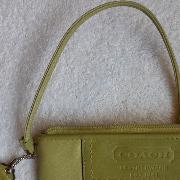 Coach inspired wristlet - Picture 7 of 8